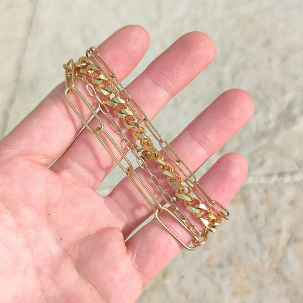 Bracelet doré en multi-rang avec différentes chaîne